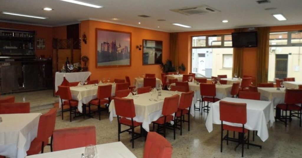 Hostal Coruna Astorga Camino de Santiago Frances 10 1024x538