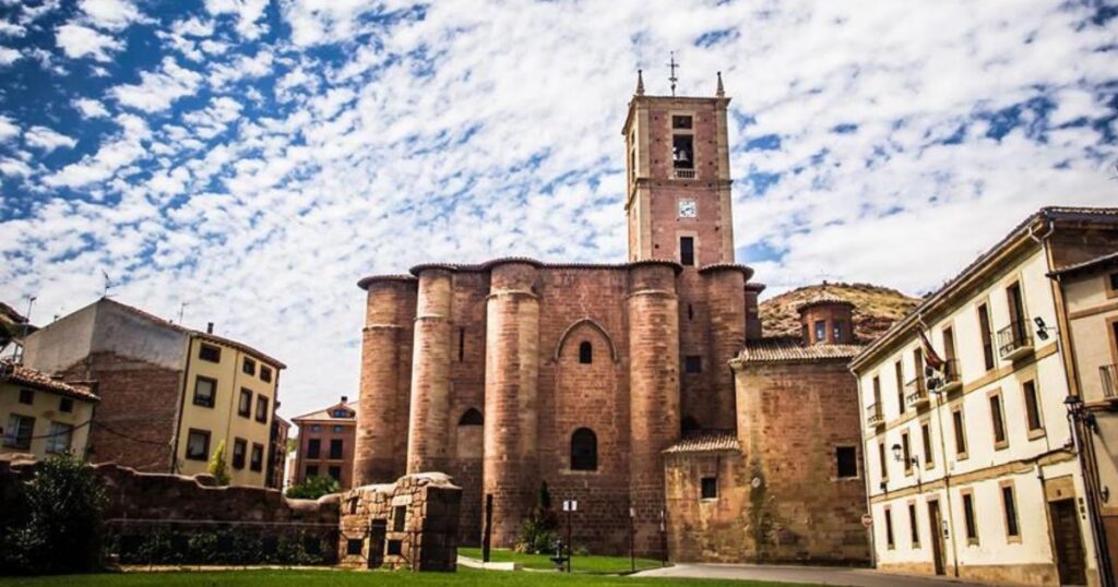 Monasterio de Santa Maria la Real Camino de Santiago Frances 1024x538
