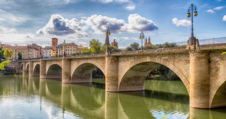Puente de Piedra Camino de Santiago Frances 768x403
