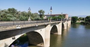 Puente de Piedra Camino de Santiago Frances 4 300x158