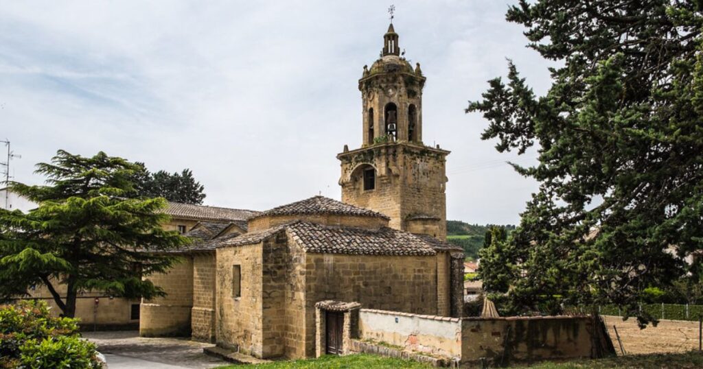 La Iglesia del Crucifijo Puente la Reina Camino de Santiago Frances 3 1024x538