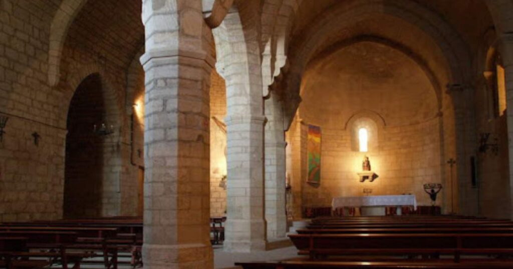 La Iglesia del Crucifijo Puente la Reina Camino de Santiago Frances 7 1024x538