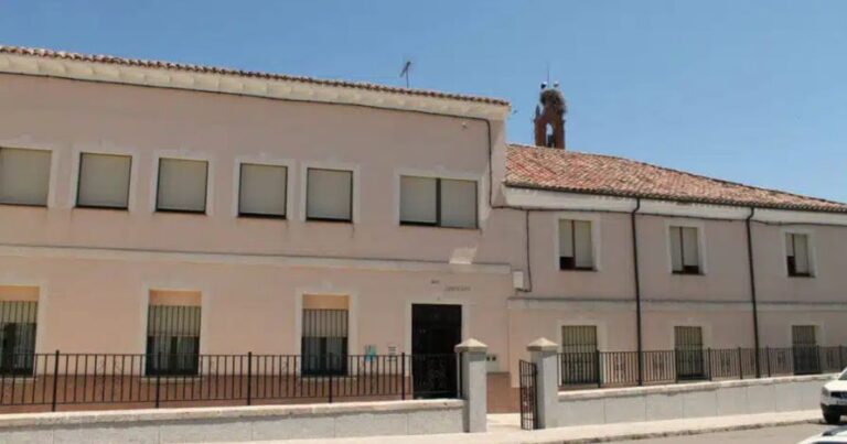 Albergue Espiritu Santo Carrion de los Condes Camino de Santiago Frances 768x403
