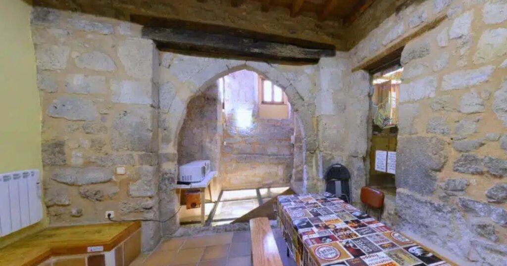 Albergue San Juan Hontanas Camino de Santiago Frances 2 1024x538