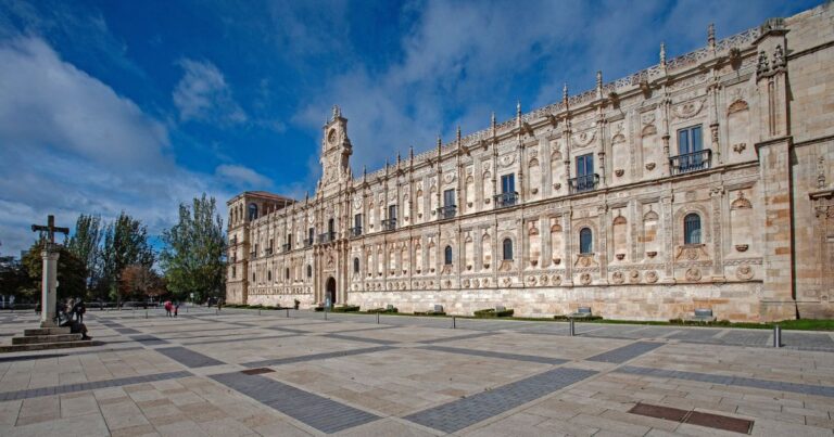 Convento de San Marcos Leon Camino de Santiago Frances 3 768x403