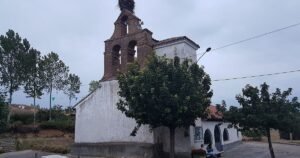 Iglesia San Juan Bautista Valdelafuente Camino de Santiago Frances 2 300x158