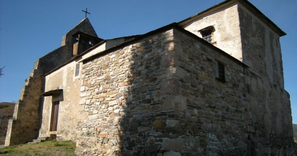 Iglesia de San Martin de Pieros Camino de Santiago Frances 4 1024x538