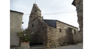 Iglesia de San Miguel Arcangel El Acebo Camino de Santiago Frances 2 300x158