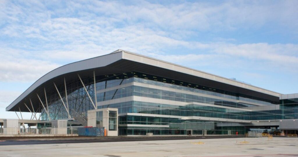 Aeropuerto de Santiago Camino de Santiago Frances 2 1024x538