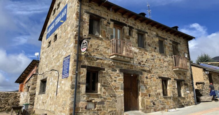 Albergue Monte Irago Camino de Santiago Frances 768x403