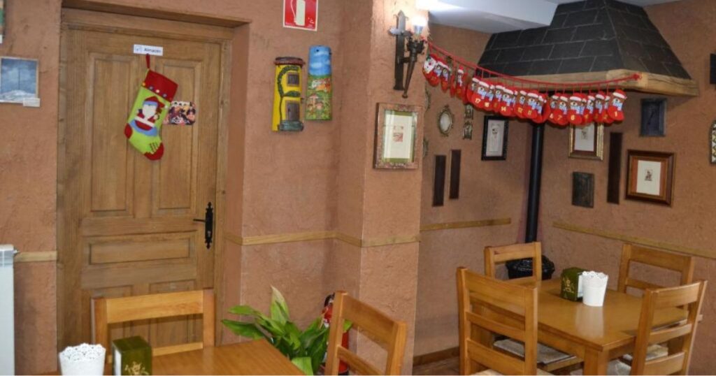 Hostal El Trasgu de Foncebadon Camino de Santiago Frances 5 1024x538