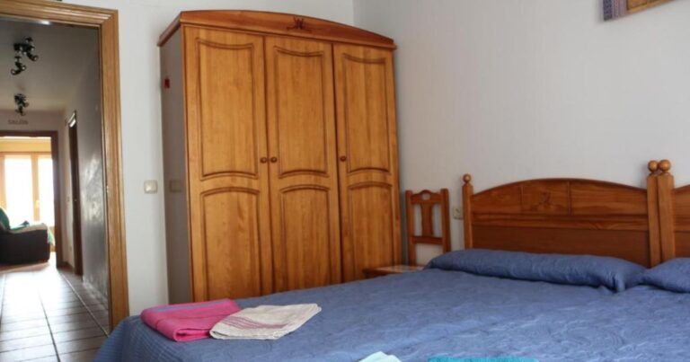Hostal La Plaza Puente la Reina Camino de Santiago Frances 8 768x403