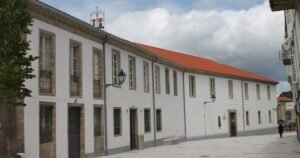 Oficina de Acogida al Peregrino Camino de Santiago Frances 300x158