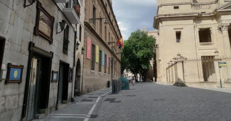 Albergue Plaza Catedral Pamplona Camino de Santiago Frances 10 768x403