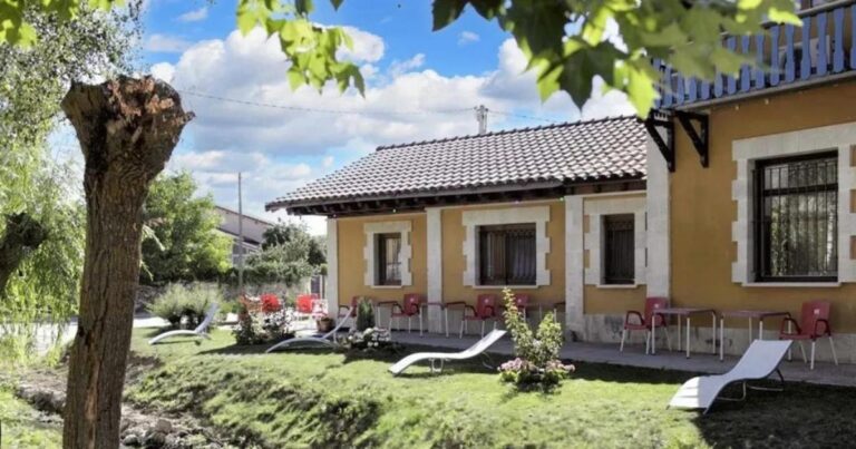 Casa Rural Spacious and Modern House in Cardenuela Riopico Camino de Santiago Frances 768x403
