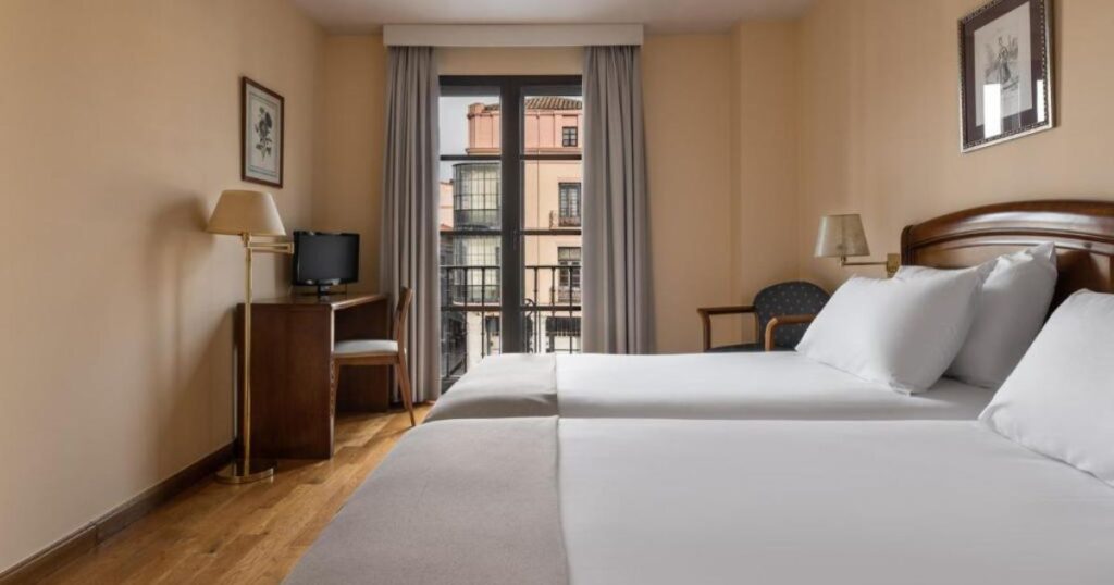 Hotel Astur Plaza Astorga Camino de Santiago Frances 10 1024x538