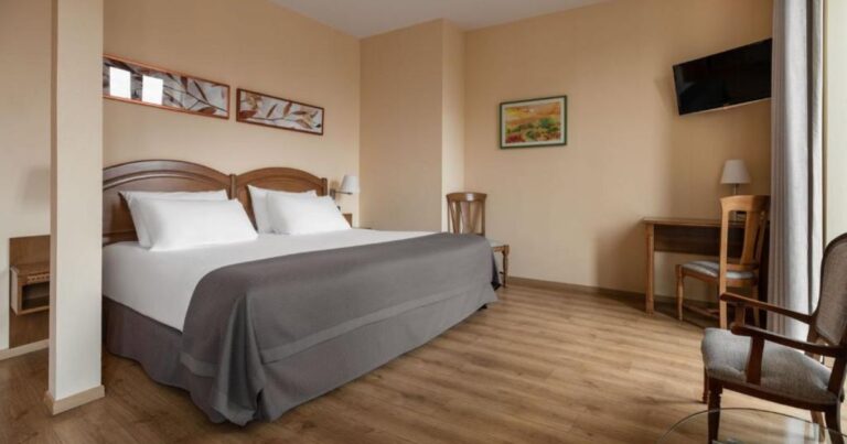 Hotel Astur Plaza Astorga Camino de Santiago Frances 12 768x403