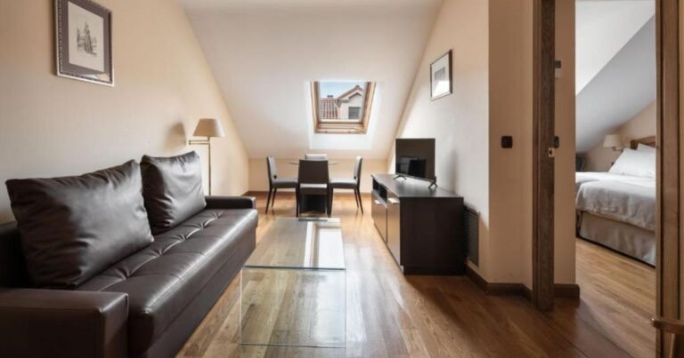 Hotel Astur Plaza Astorga Camino de Santiago Frances 13 768x403