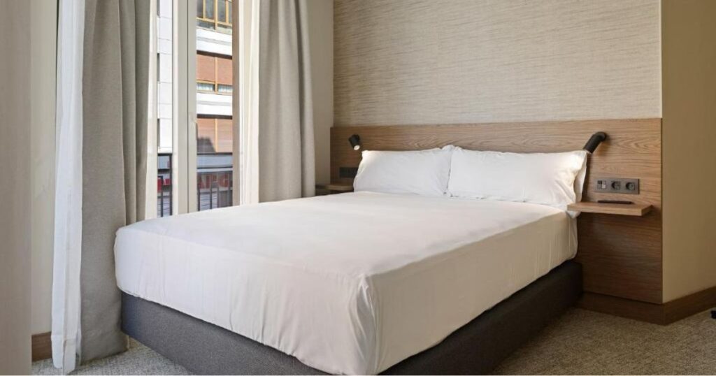 Hotel Avenida Pamplona Camino de Frances 13 1024x538