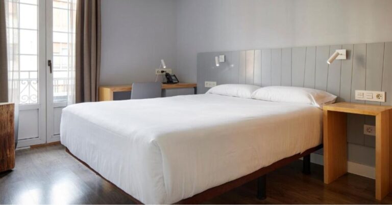 Hotel Avenida Pamplona Camino de Frances 6 768x403
