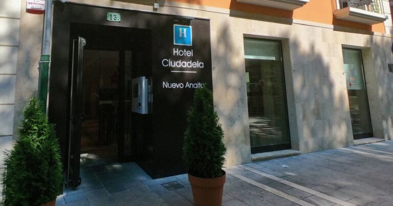 Hotel Ciudadela Pamplona Camino de Santiago Frances 2 768x403