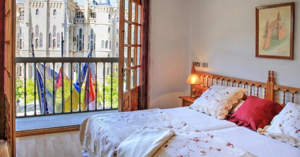 Hotel Gaudi Astorga Camino de Santiago Frances 4 1024x538