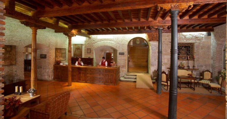 Hotel Real Monasterio de San Zoilo Camino de Santiago Frances 3 768x403