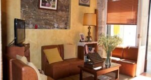 albergue los blasones sarria 04 300x158