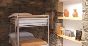 albergue obradoiro sarria 07 300x158