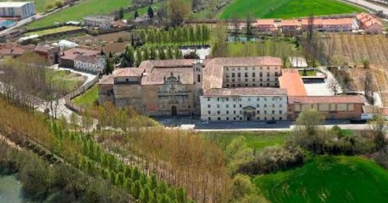 Monasterio de San Zoilo Camino de Santiago Frances 1 768x403