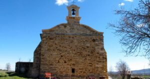 Ermita de la Vera Cruz Camino de Santiago Frances 3 300x158