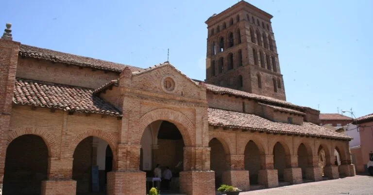 Iglesia de San Lorenzo Camino de Santiago Frances 768x403