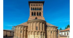 Iglesia de San Tirso de Sahagun Camino de Santiago Frances 2 300x158