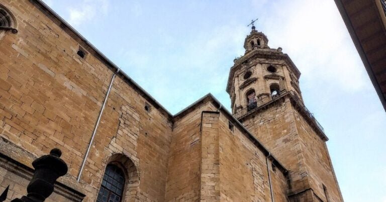 Iglesia de Santiago Puente la Reina Camino de Santiago Frances 2 768x403