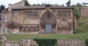 Iglesia del Santo Sepulcro Estella Camino de Santiago Frances 300x158