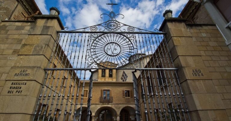 Basilica de Nuestra Senora del Puy Camino de Santiago Frances 3 768x403