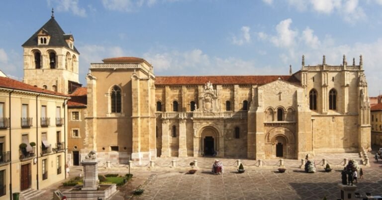 Basilica de San Isidoro Camino de Santiago Frances 768x403