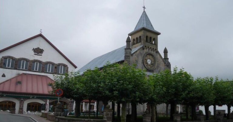 Iglesia de San Nicolas de Bari Burguete Camino de Santiago Frances 2 768x403