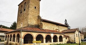 Iglesia de San Nicolas de Bari Larrasoana Camino de Santiago Frances 300x158