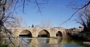Puente Canto Sahagun Camino de Santiago Frances 300x158