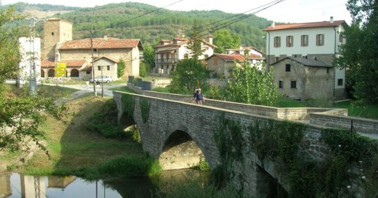 Puente de Larrasoana Camino de Santiago Frances 768x403