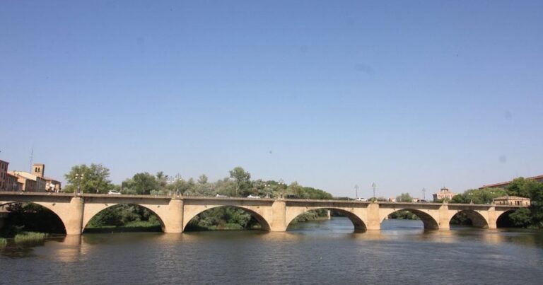 Puente de Piedra Camino de Santiago Frances 2 768x403