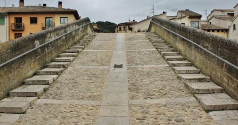 Puente de la Carcel Camino de Santiago Frances 3 768x403