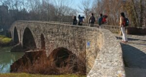 Puente de la Magdalena Camino de Santiago Frances 2 300x158