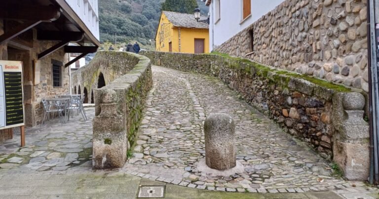Puente de los Peregrinos Camino de Santiago Frances 2 768x403