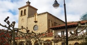 Iglesia San Juan Bautista Burlada Camino de Santiago Frances 300x158