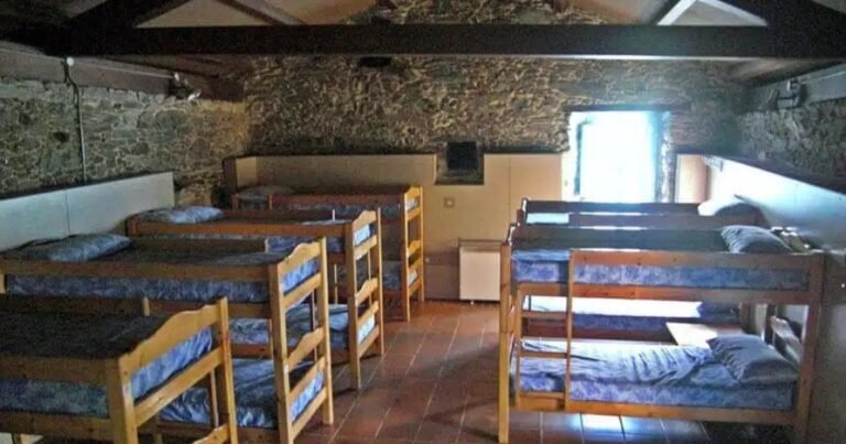 Albergue de la Xunta de Galicia de Ribadiso da Baixo Camino de Santiago Frances 3 768x403