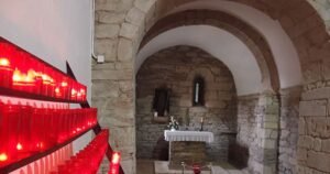 Iglesia de Santa Maria de O Cebreiro Camino de Santiago Frances 5 300x158