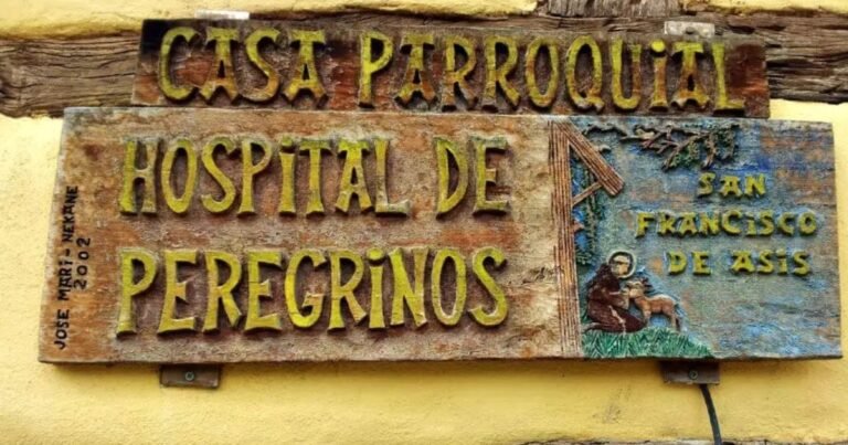 Albergue San Francisco de Asis Tosantos Camino de Santiago Frances 3 768x403