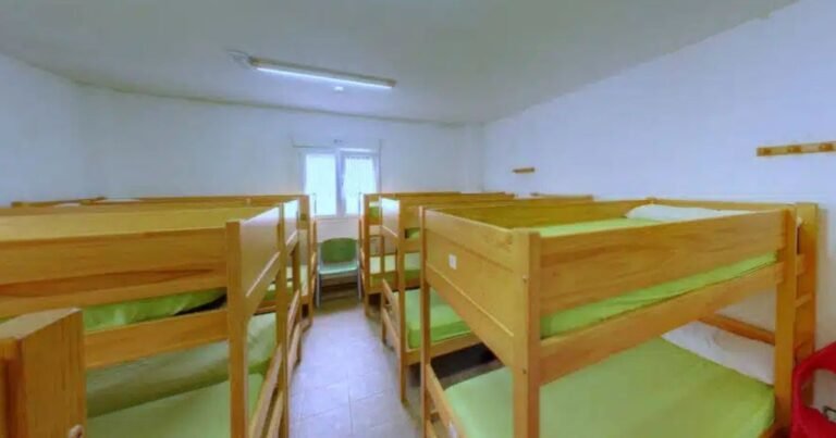 Albergue San Roque Villambistia Camino de Santiago Frances 4 768x403